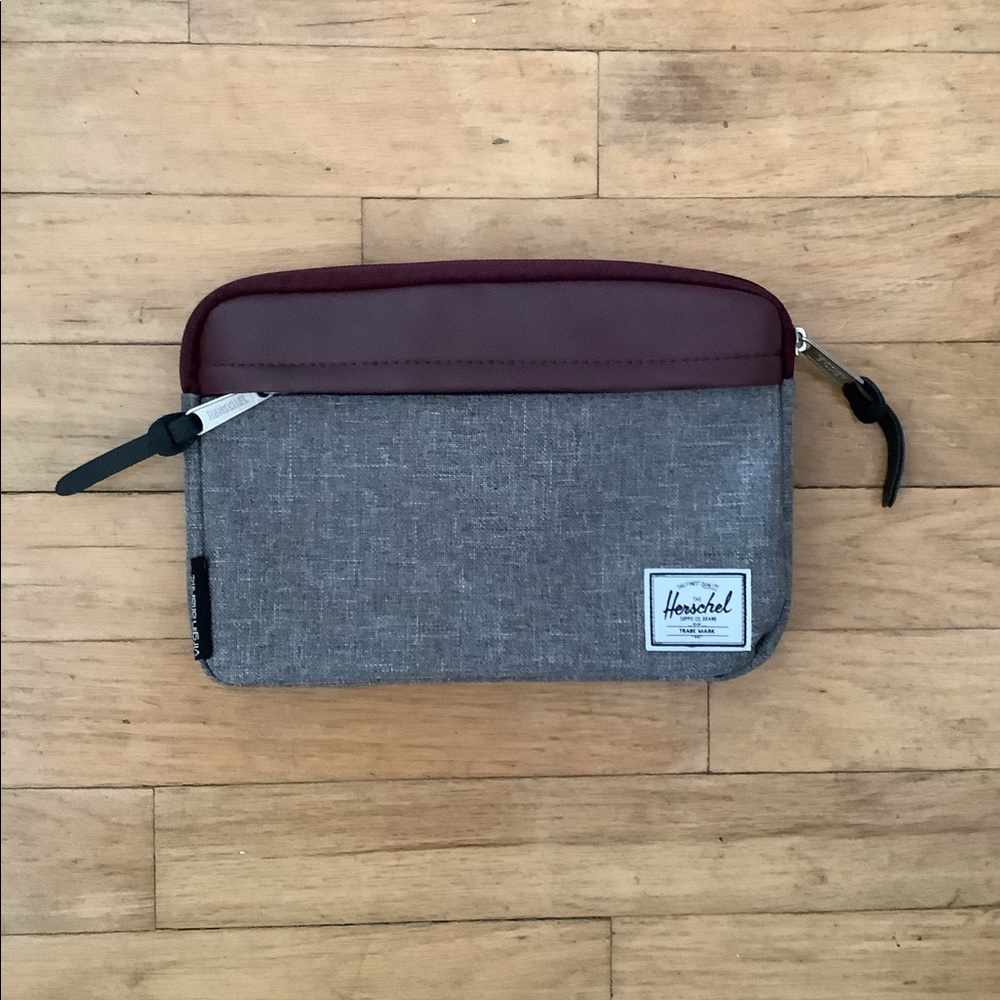 Herschel lightly padded travel pouch